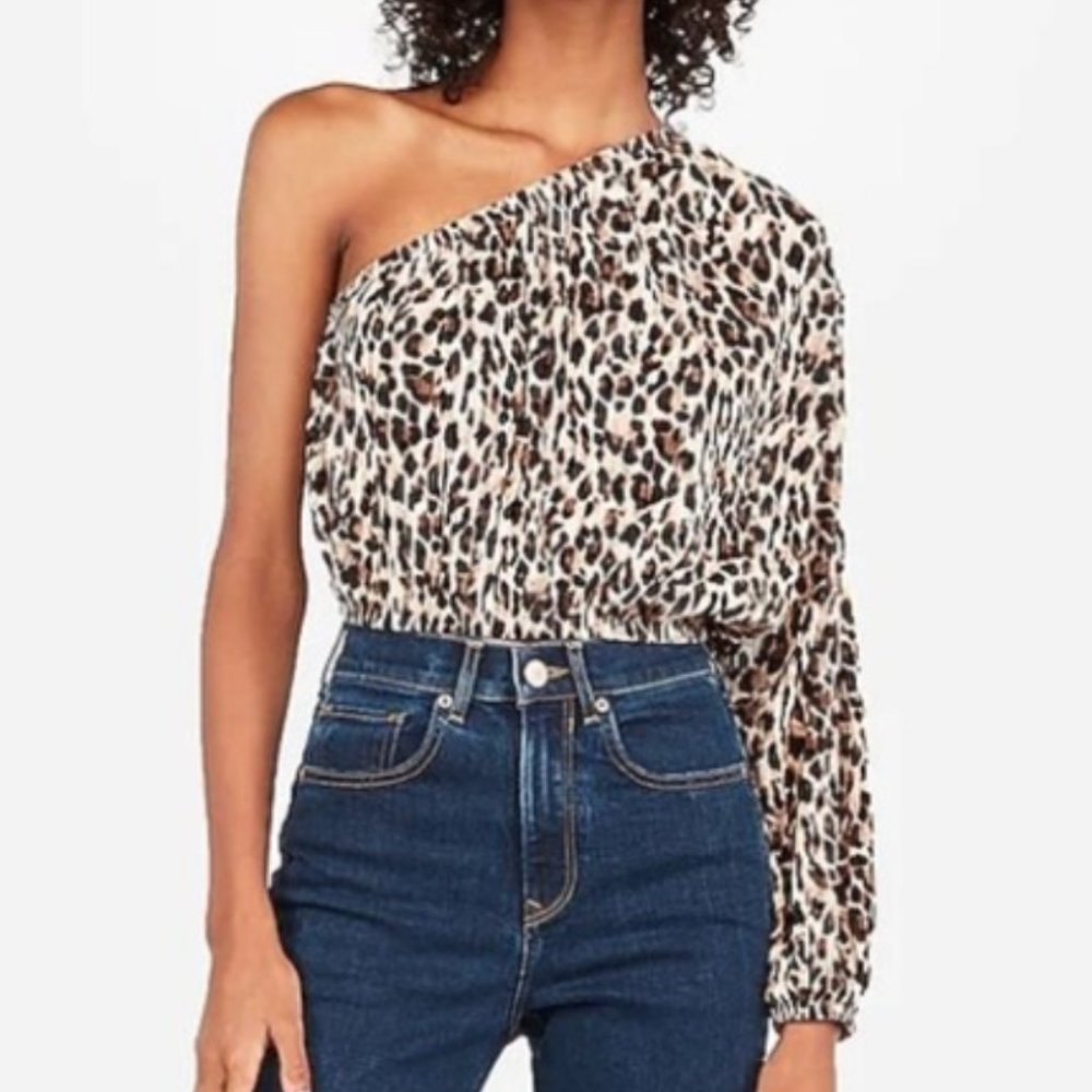 One Shoulder Leopard Crop Blouse